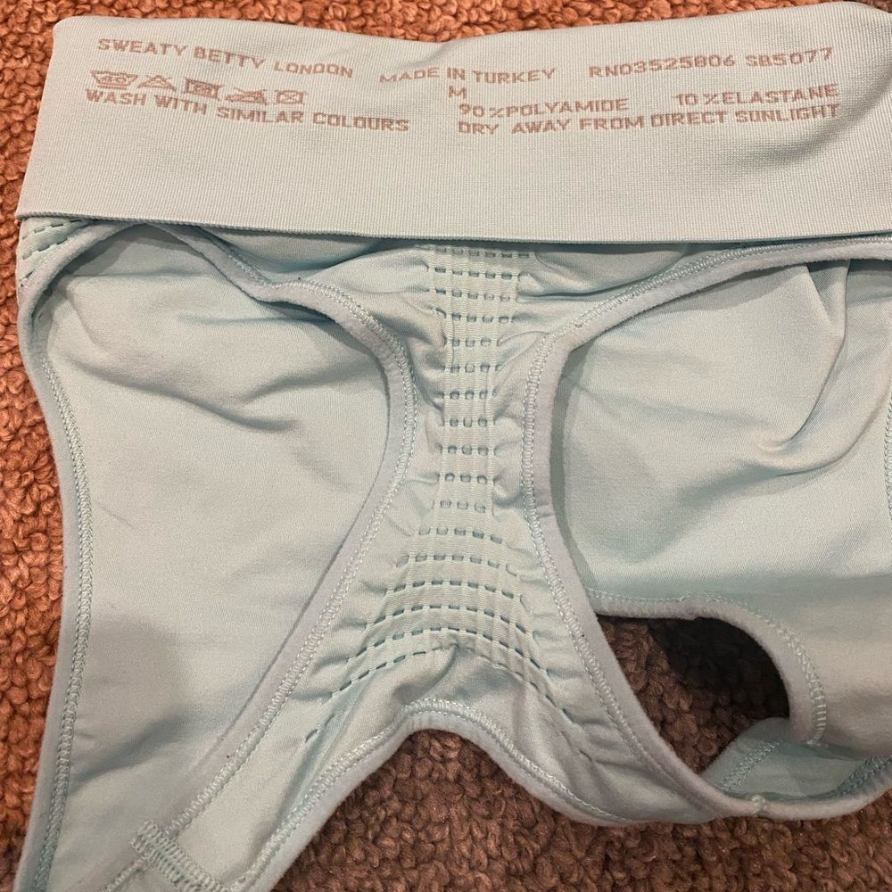 Sweaty Betty Stamina Longline Sports Bra Ice Blue - Picture 6 of 6